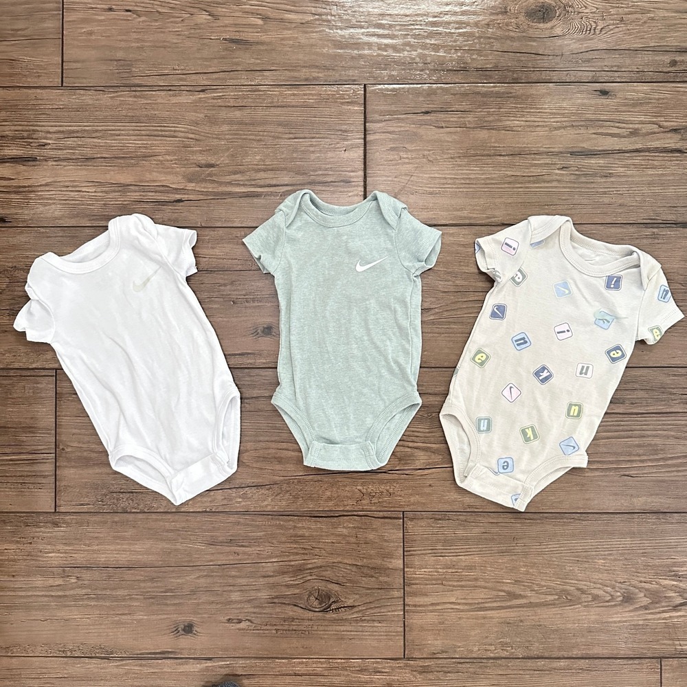 Nike‎ Baby Bodysuit 3 Pack Short Sleeve White Gray Infant 3-6M